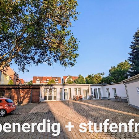 Fewo Urban Gotha - Apartment Orangerie - Am Schlosspark- Parken An Der Der Tuer- Barrierefrei, 900 Meter Zum Bahnhof - Wallbox Exterior photo